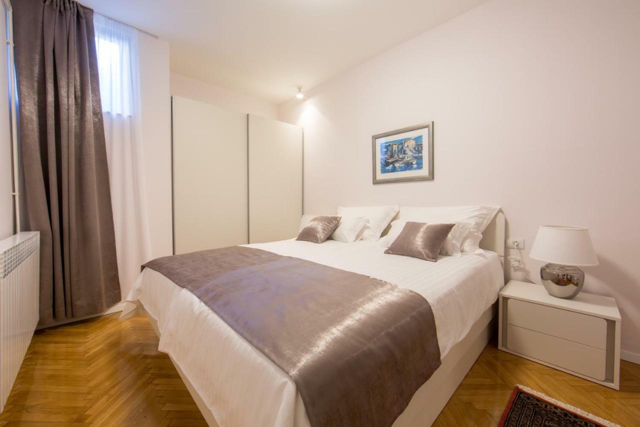 Melody M Apartment With Private Pool Split Buitenkant foto