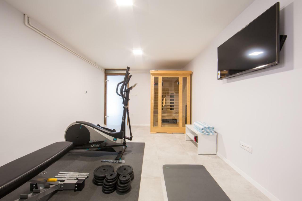 Melody M Apartment With Private Pool Split Buitenkant foto
