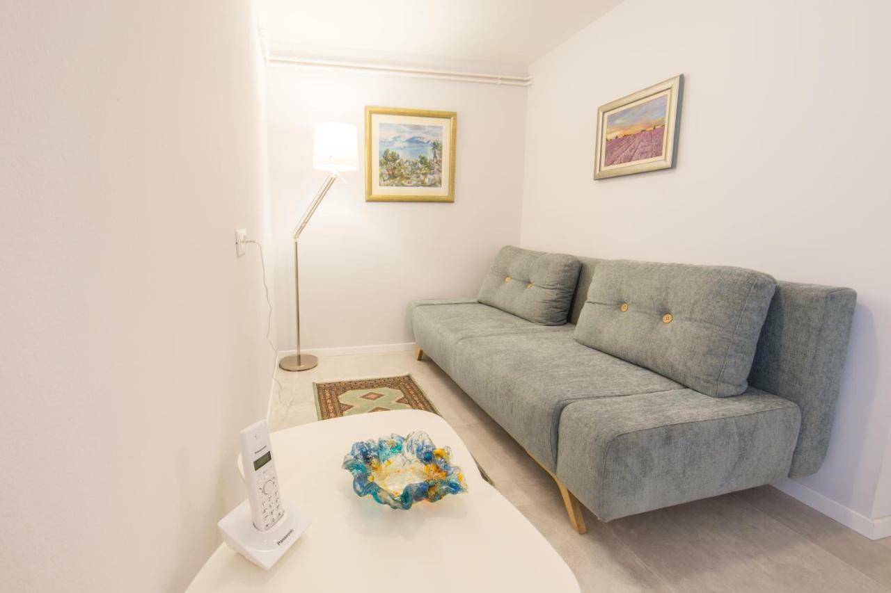 Melody M Apartment With Private Pool Split Buitenkant foto