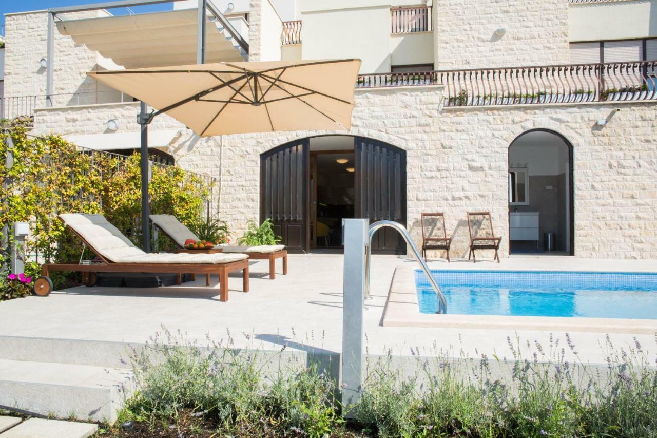 Melody M Apartment With Private Pool Split Buitenkant foto