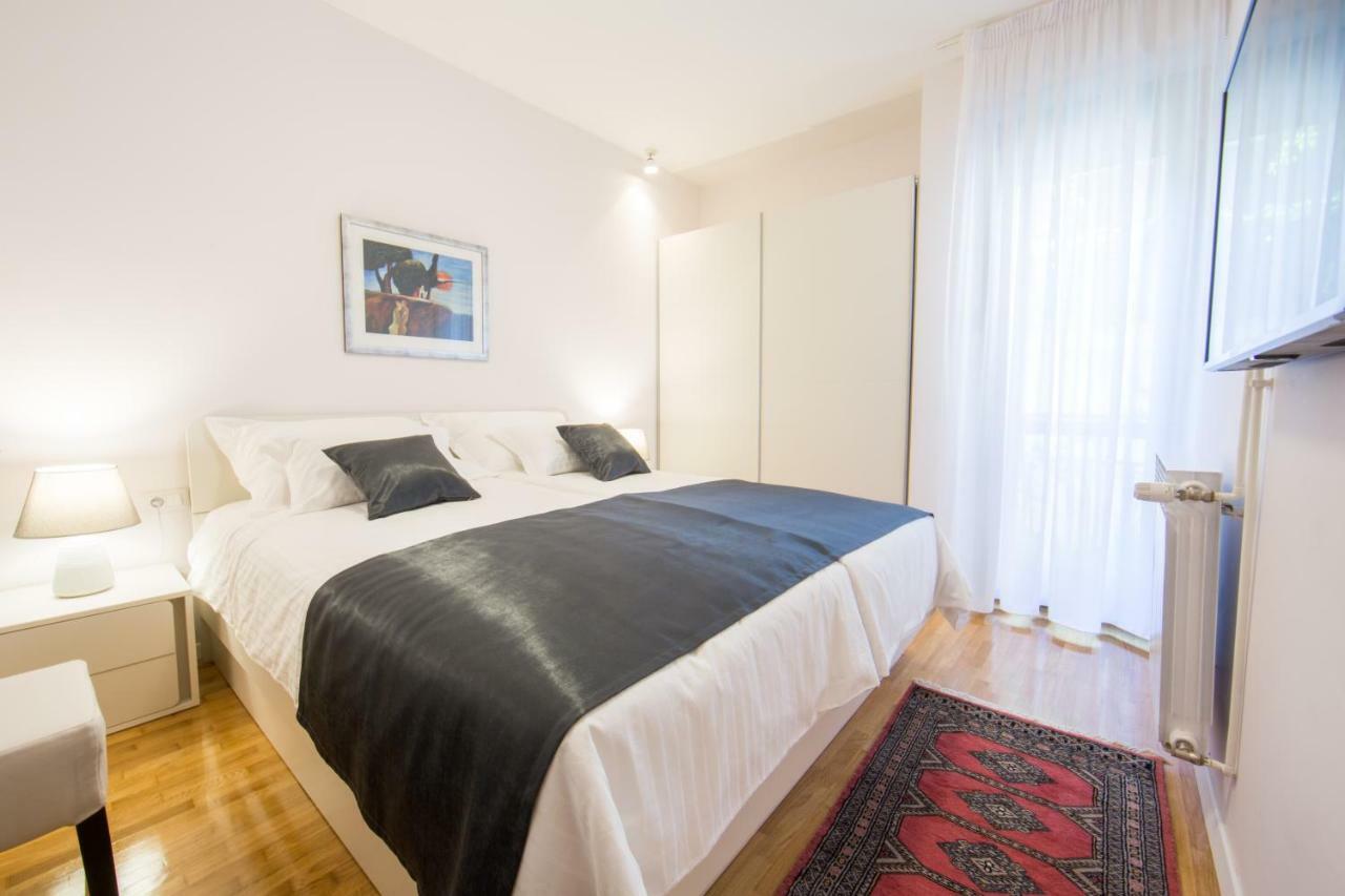 Melody M Apartment With Private Pool Split Buitenkant foto